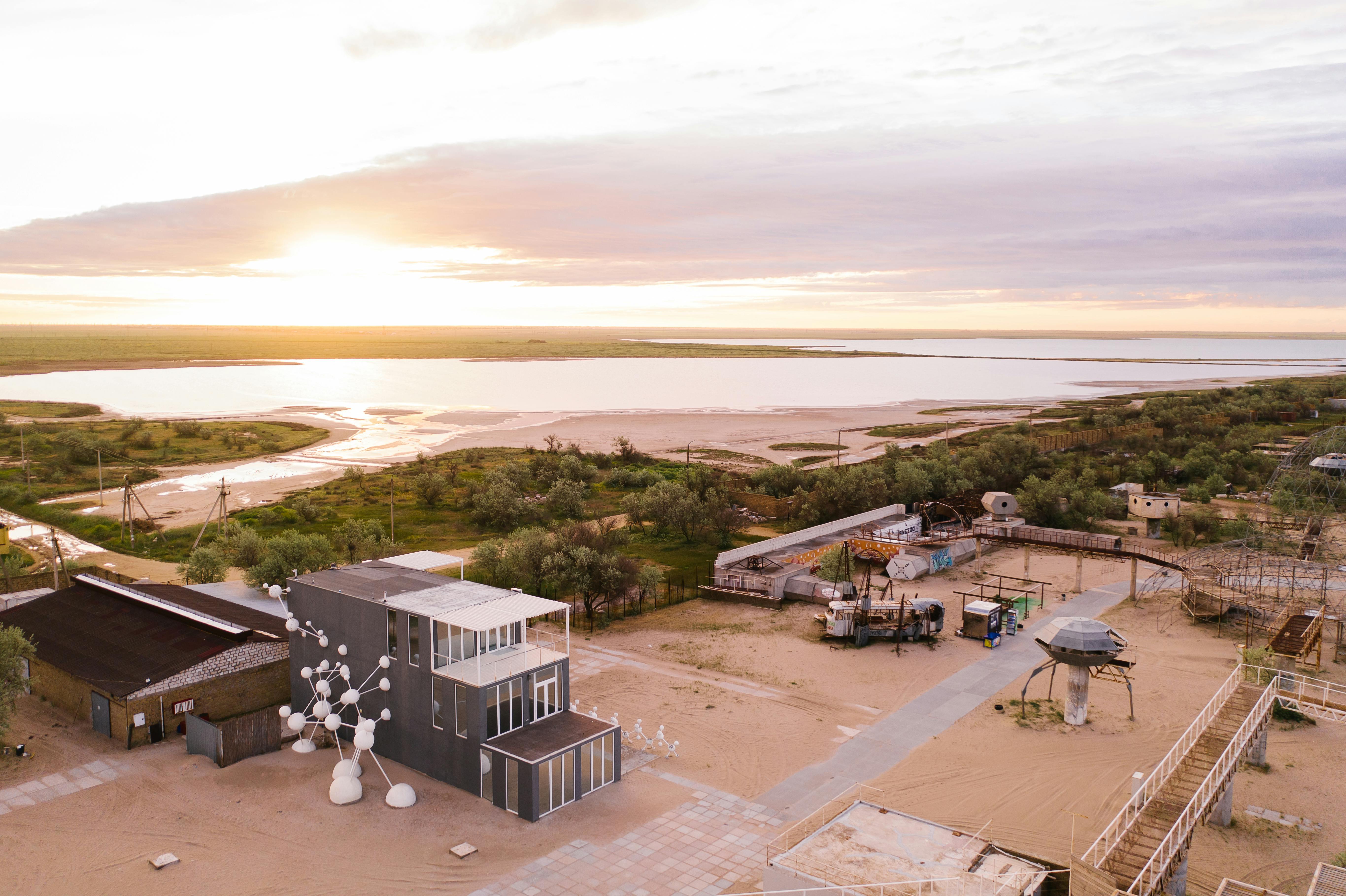 foto de obras cerca del mar